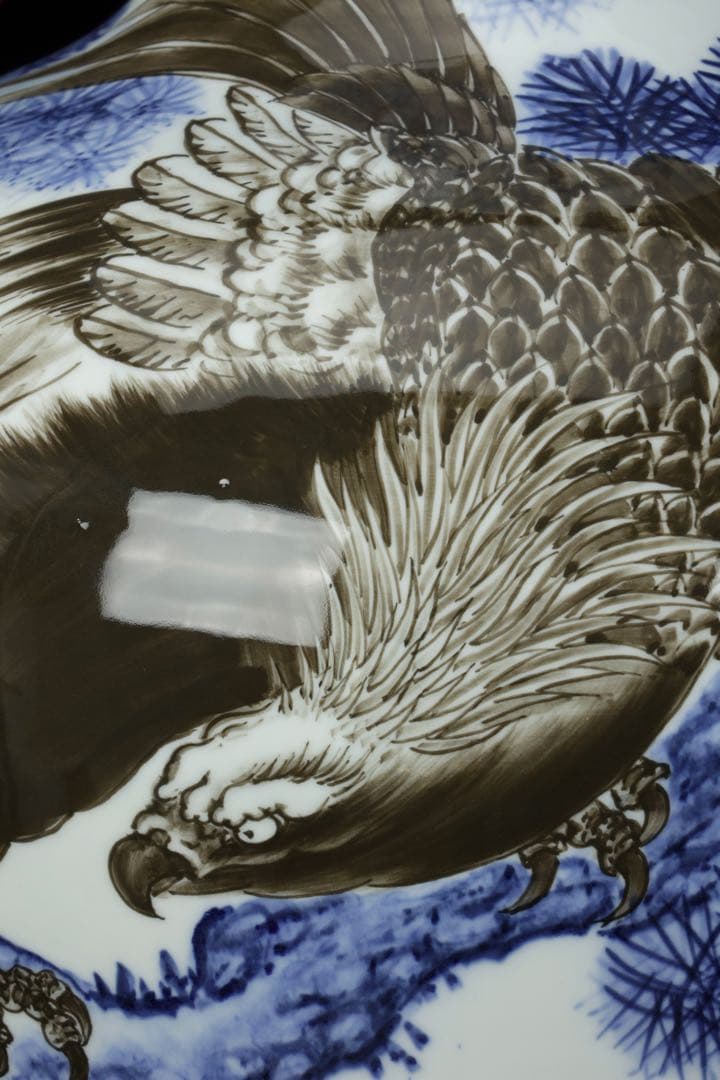 【猿川谷 山徳窯】有田焼 染付 松鷹図大花瓶 56㎝ 飾壺 時代物 古美術 骨董