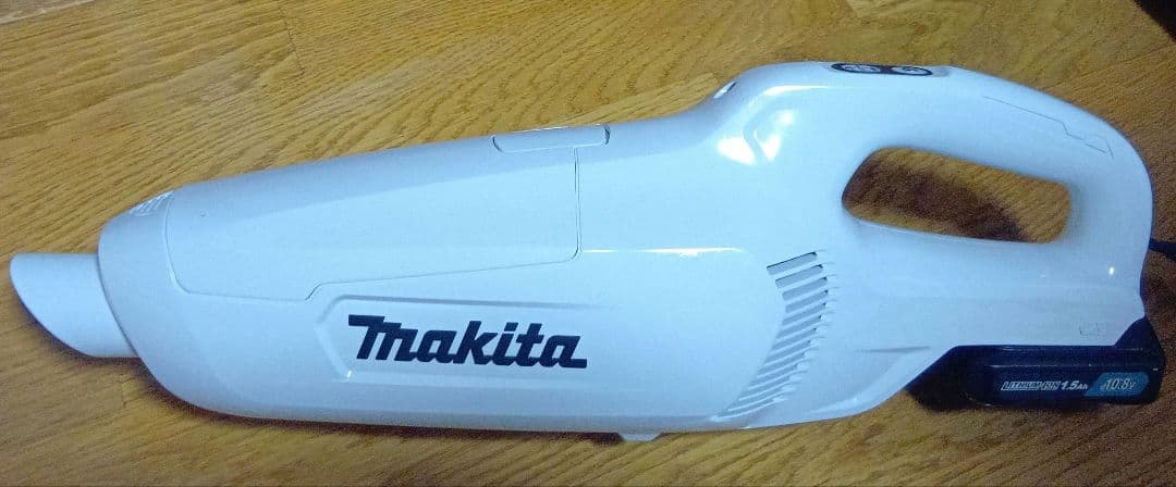 マキタ　コードレス掃除機　CL107 紙パック式　おまけ紙パック替と　収納立掛