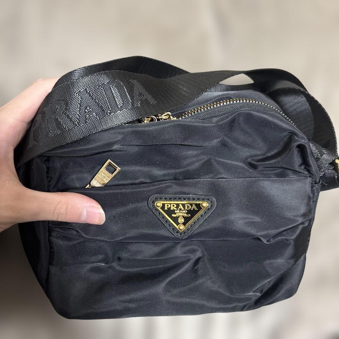 PRADA ブラック ナイロン ショルダーバッグ