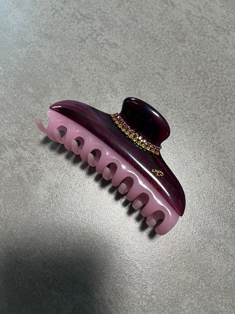 ビーズ装飾付き紫ピンクヘアクリップ