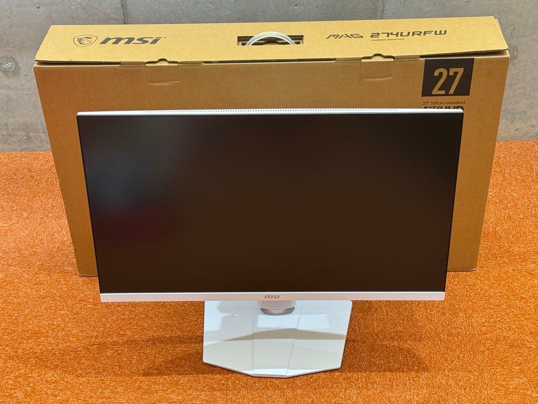 MSI MAG274URFW 27インチ モニター