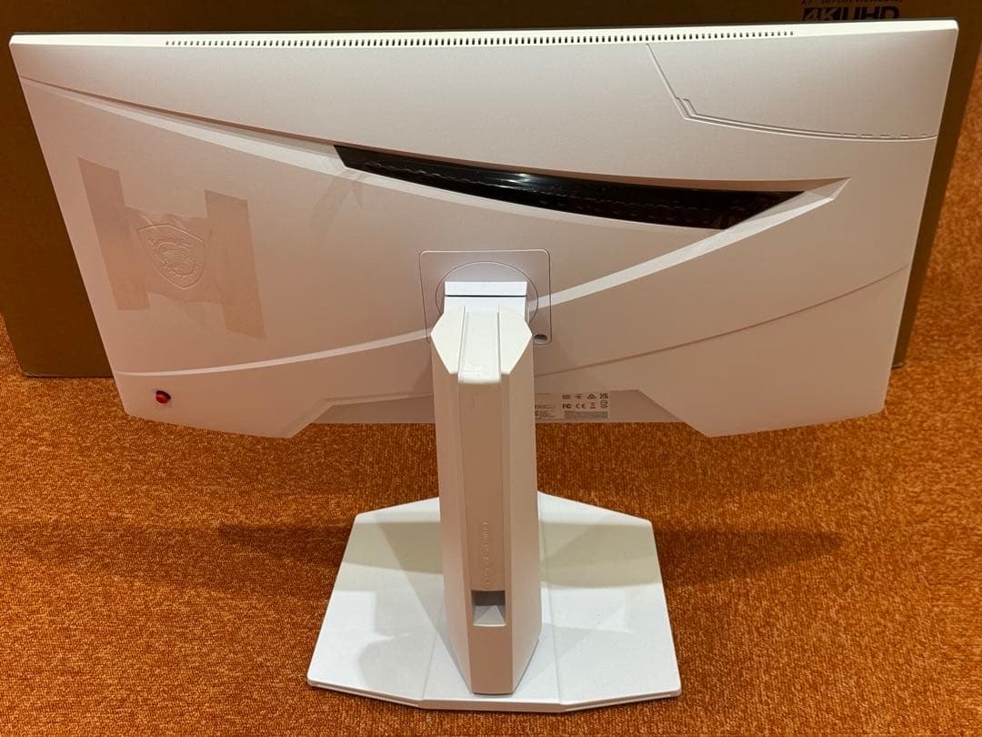 MSI MAG274URFW 27インチ モニター