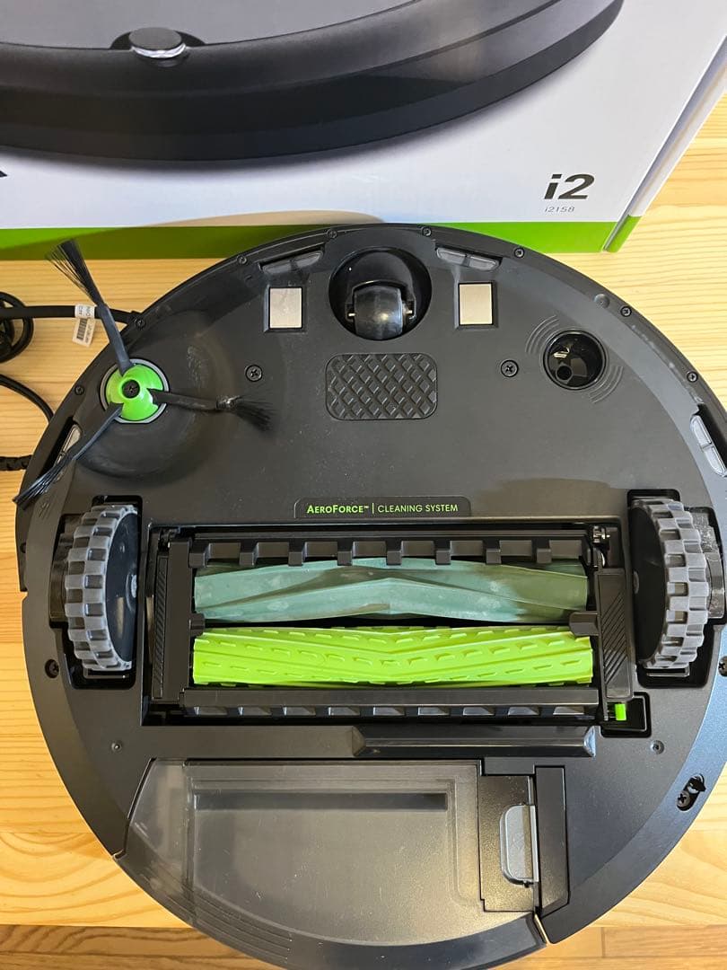 アイロボット　ルンバi2 交換用フィルターとブラシ付き、箱あり