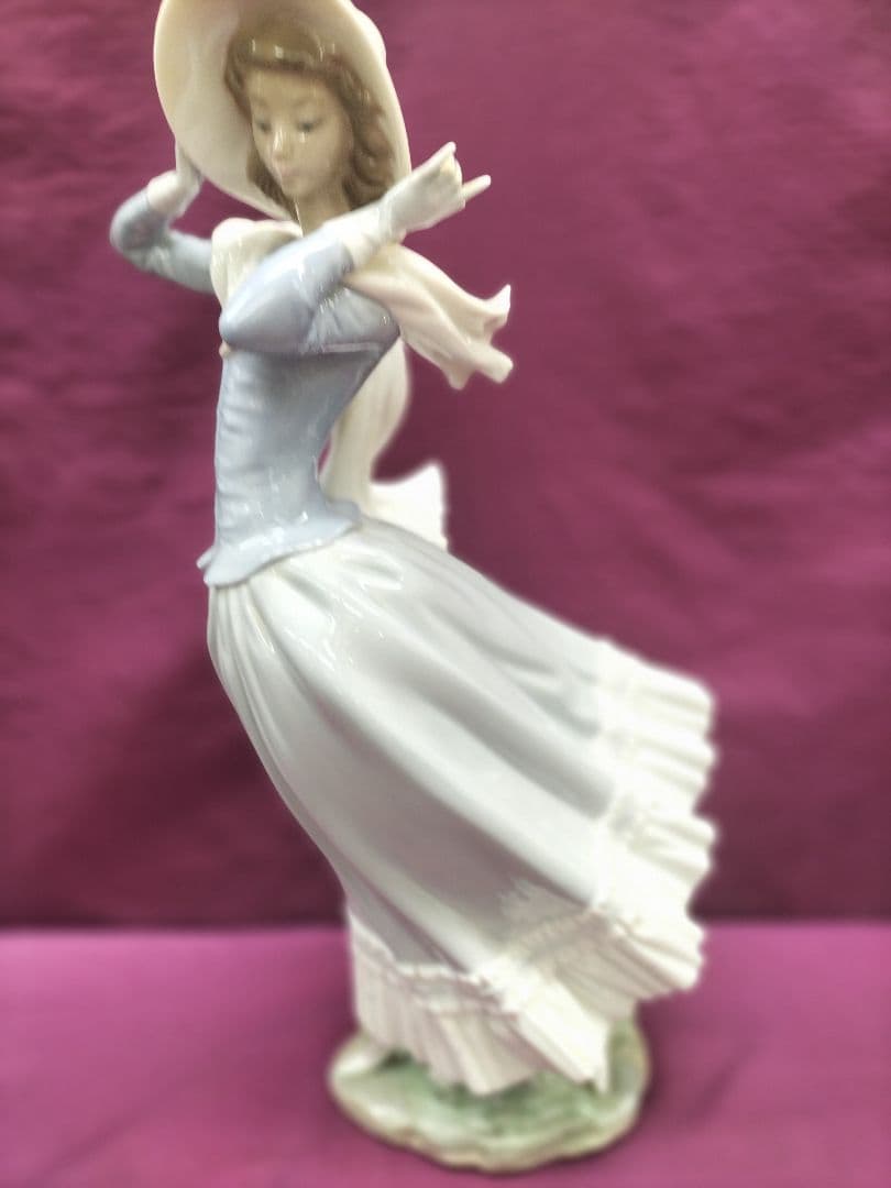 リヤドロ　陶器人形　スペイン　春のそよ風　4936 完品美品　36cm