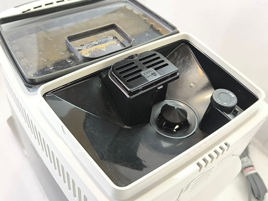 デロンギ　コンパクト全自動コーヒーマシンマグニフィカS ECAM22112W