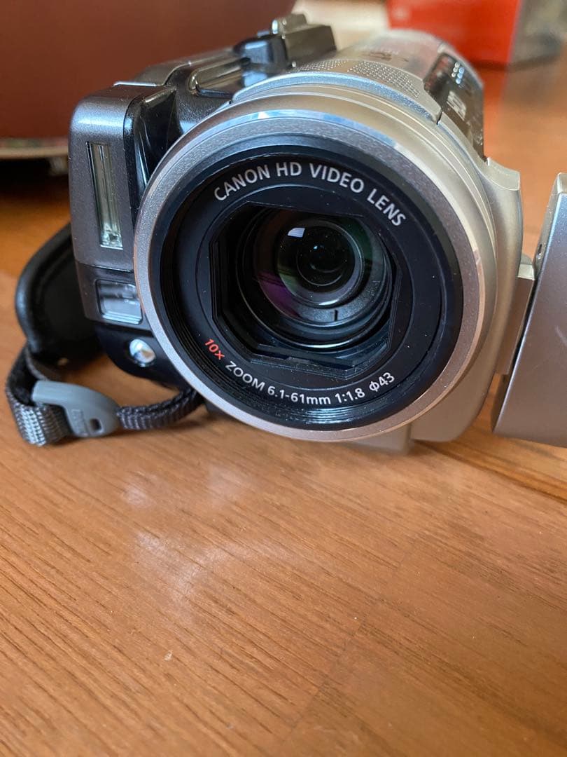 HDビデオカメラCanon iVIS HG10 （DVDライターDW100付き）