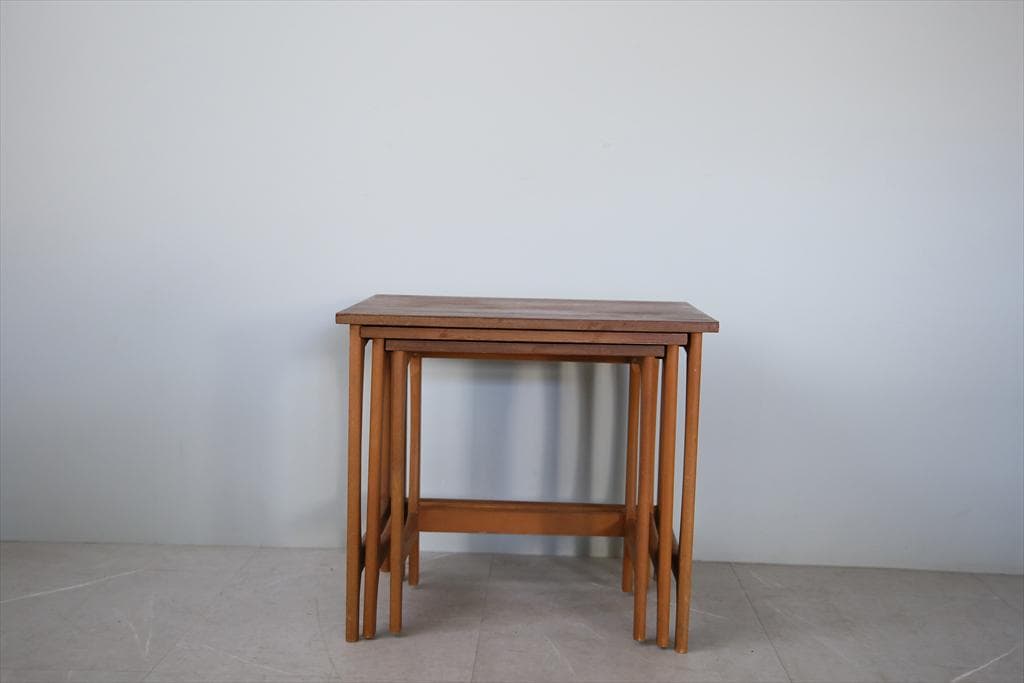 英国アンティーク木製ネストテーブル3台/収納式机/飾り棚/花台(92-57)