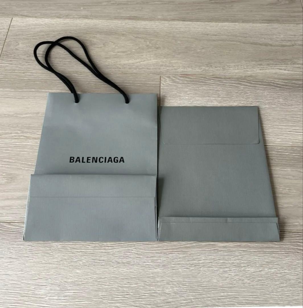 最終価格！BALENCIAGAニットキャップ　ショップバック付き