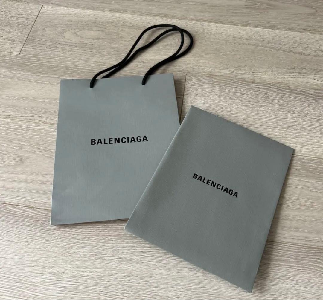 最終価格！BALENCIAGAニットキャップ　ショップバック付き