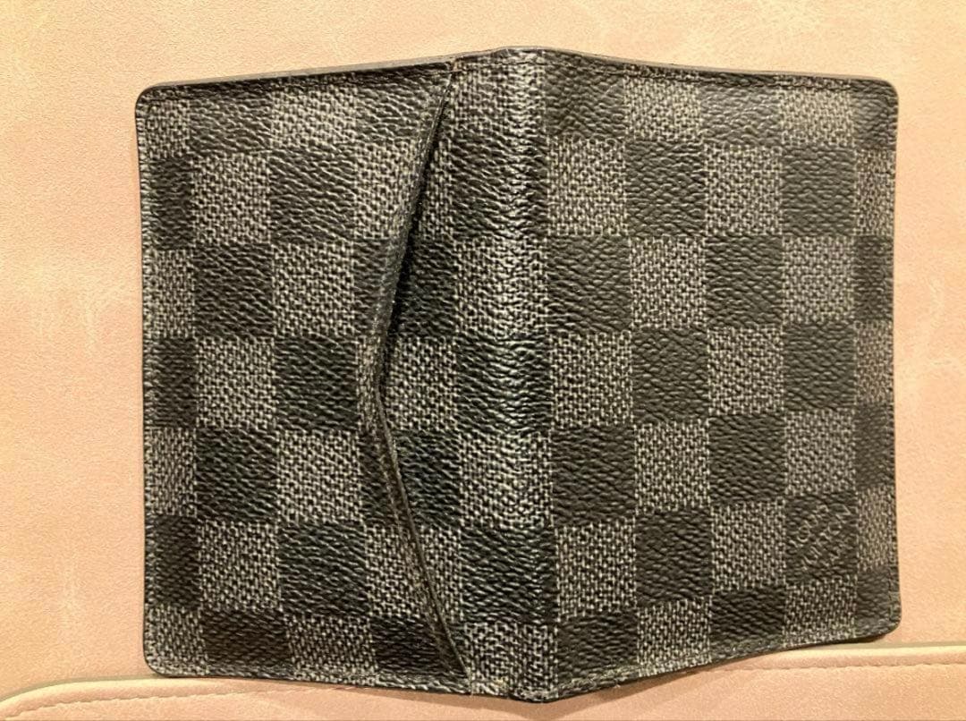 Louis Vuitton／ルイヴィトン　グラフィット 名刺入れ