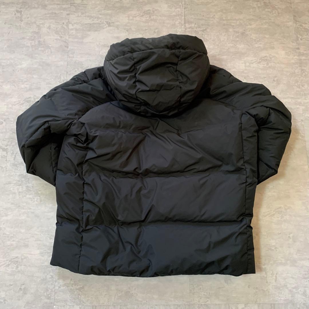 黒 フード付きシームレスダウンジャケット