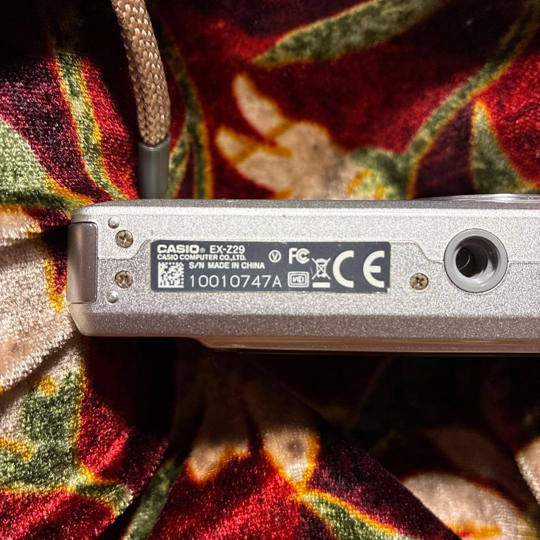 【週末値下げ】コンパクトカメラ カシオXEILUM