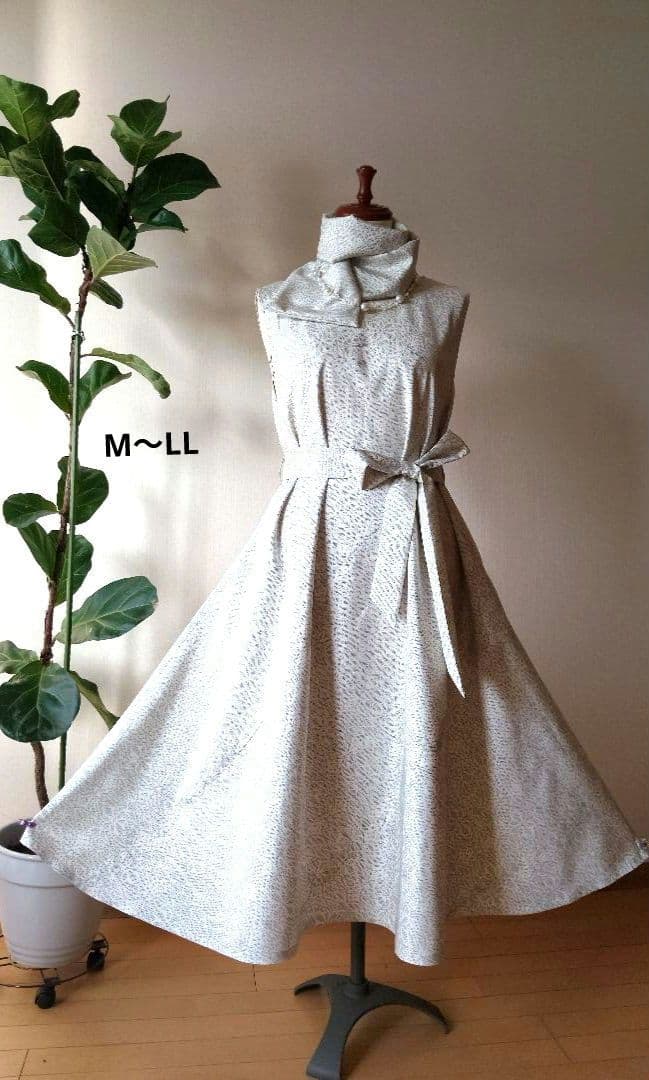 着物リメイク♤白大島紬フレアーワンピース♤正絹ストール付き♤