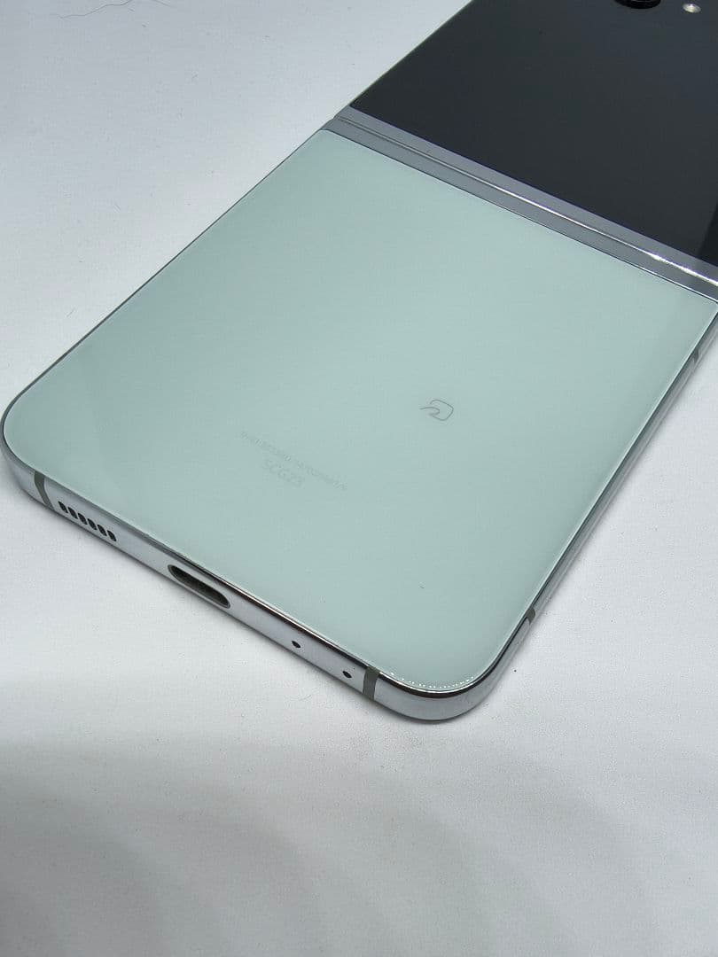 国内版！Samsung Galaxy Z Flip5 本体 SCG23 ミント