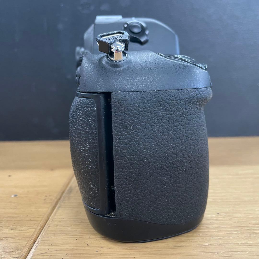 動作品 Nikon F100 フィルムカメラ 一眼レフ ボディ