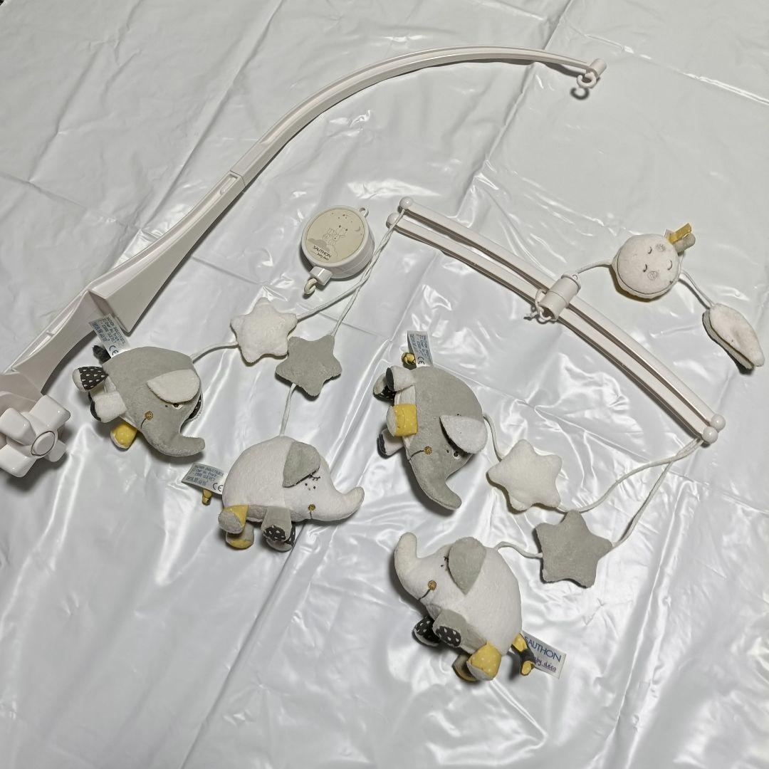 中古・良品　STOKKE ベビーベッド V2　ミントグリーン　おまけ付き