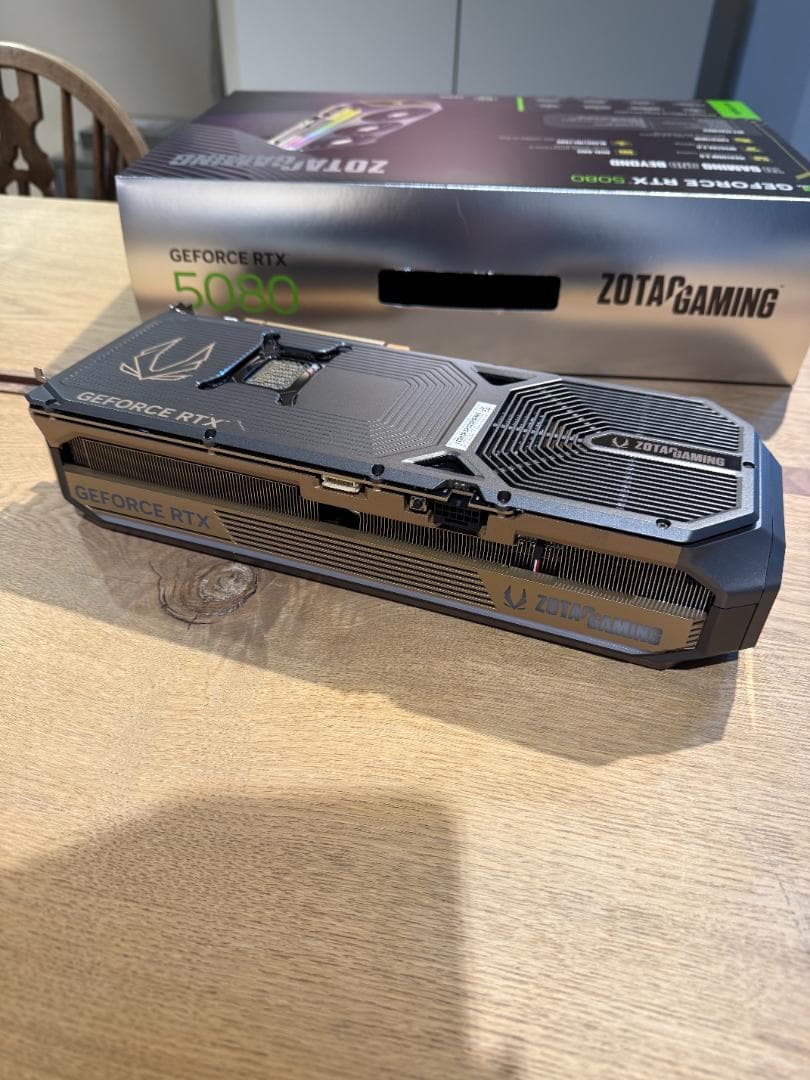 ZOTAC RTX 5080 AMP Extreme Infinity 国内正規