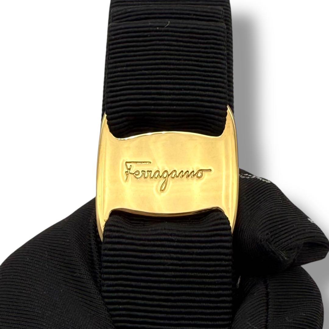 【美品☆箱付き】サルヴァトーレフェラガモ ヴァラリボン バレッタ