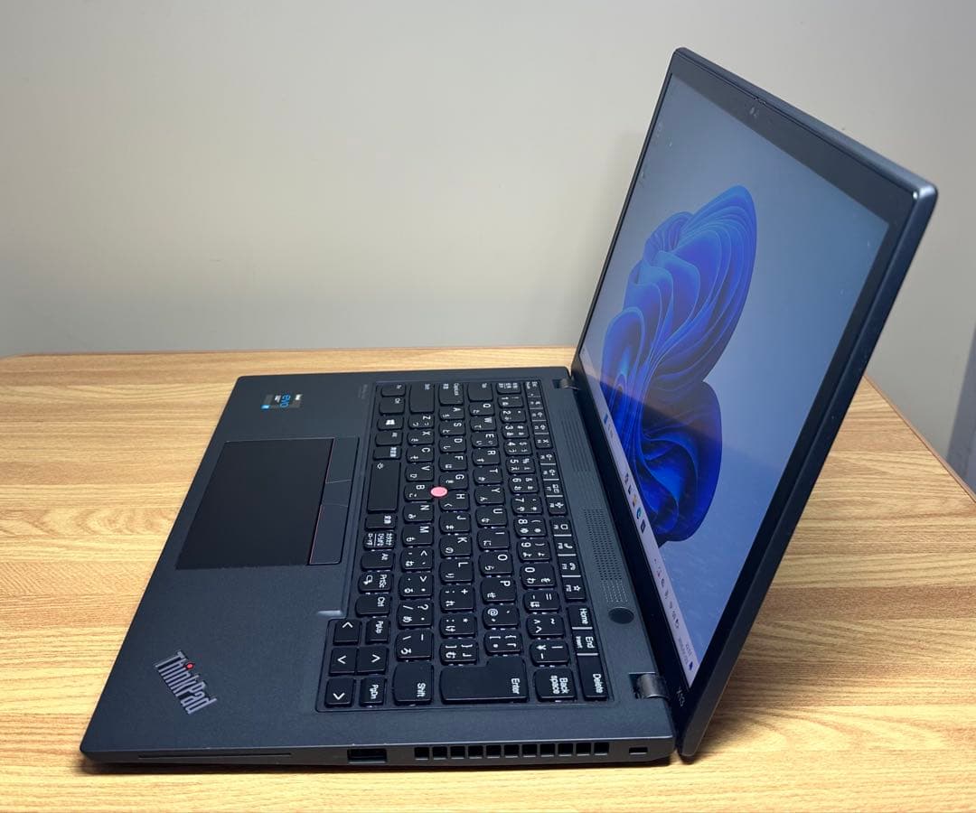 Windowsノート本体 Thinkpad i7-1165G7, 16/512Gb, 14inch