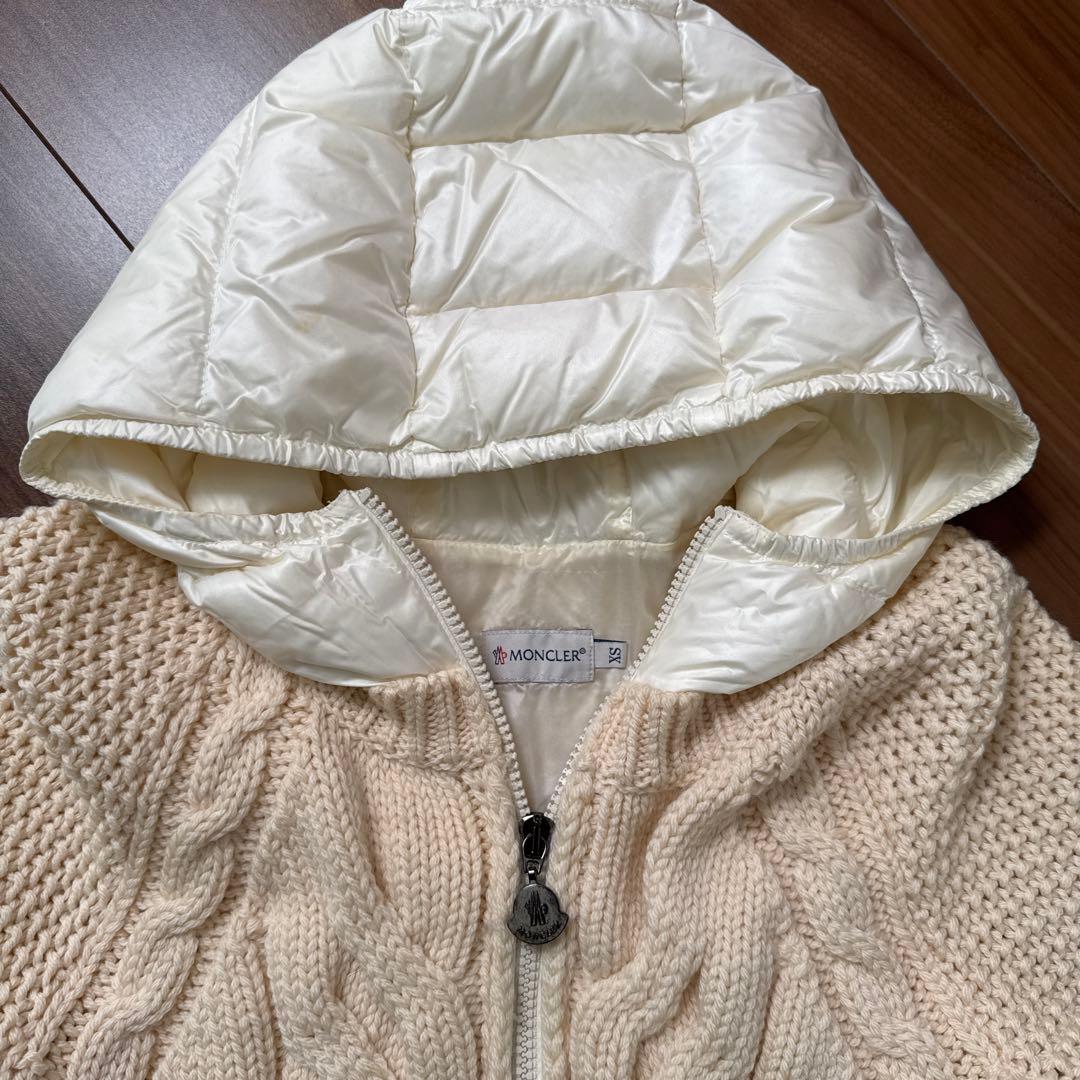 えむ　MONCLER フード付きダウンジャケット アイボリー