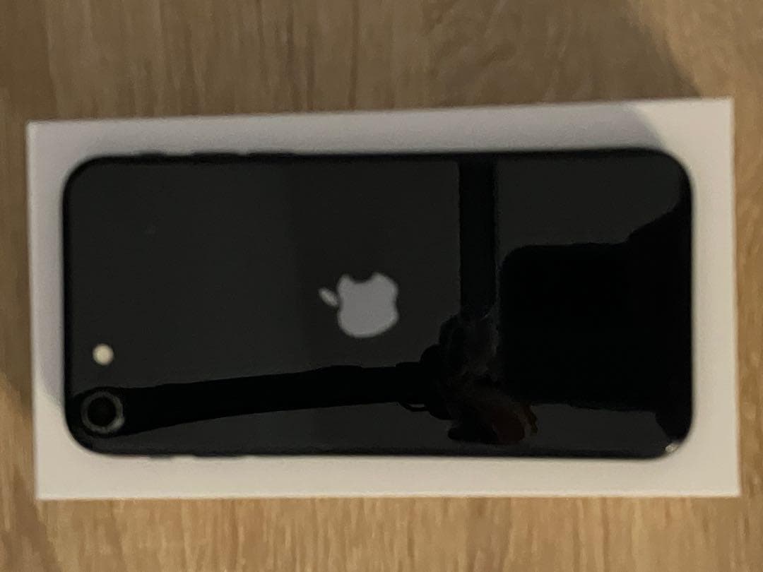 【最終値下】【美品】iPhone SE 第3世代 64GB