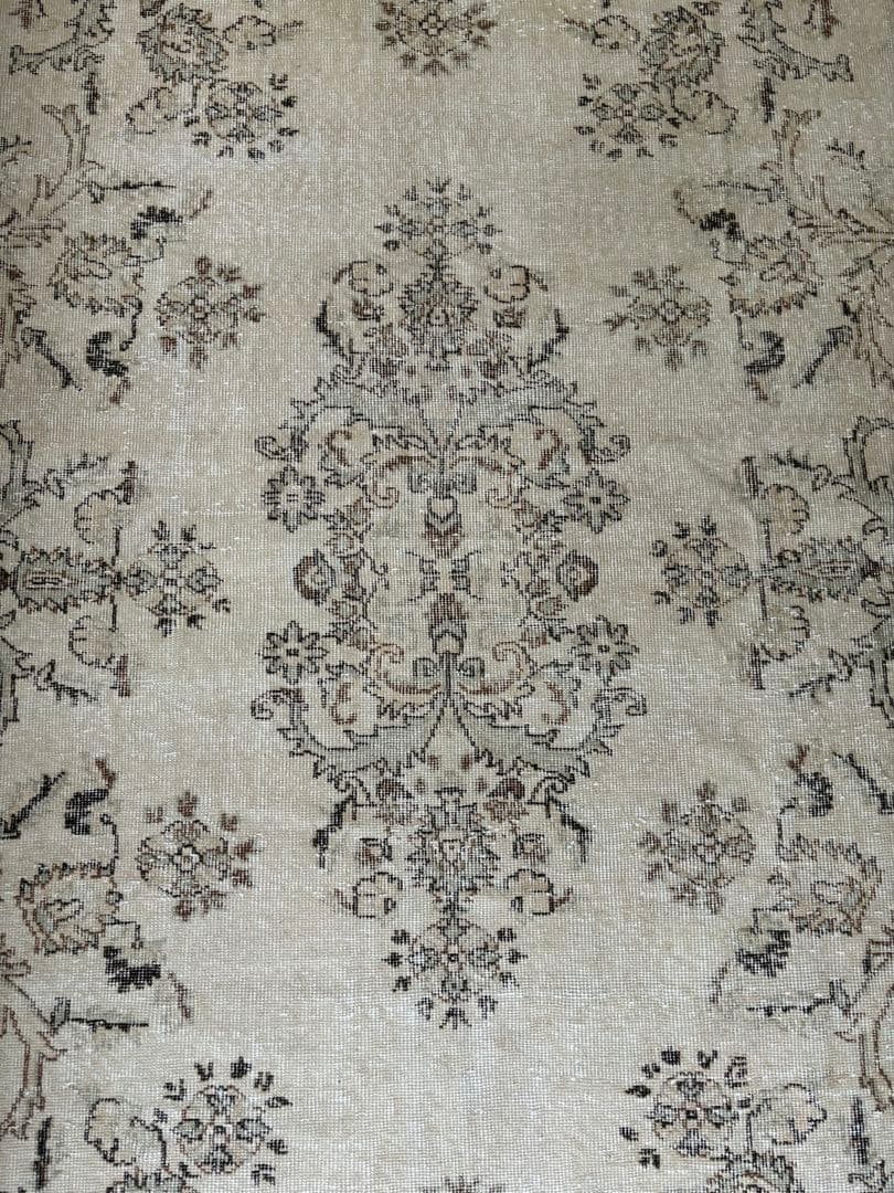 ヴィンテージラグ　ベージュオーバーダイ　ボタニカルフローラル　トルコ　雅姫さん