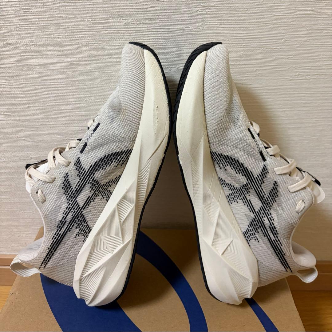 【早い者勝ち】アシックス ノヴァブラスト 5 25cm