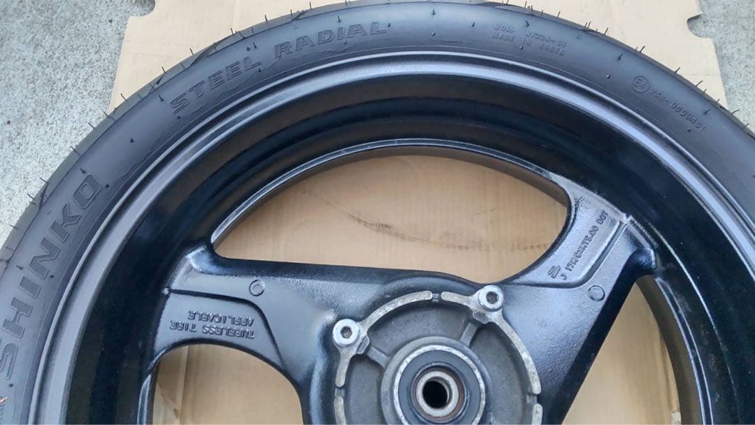 cb400sf nc39 VTECⅡ リア純正ホイールタイヤ付