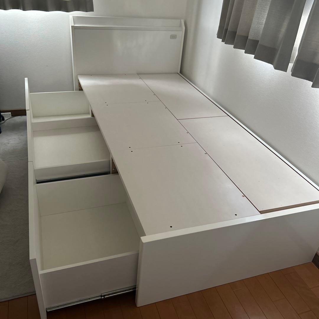 本日限定お値下げ　送料込　ニトリ　大容量収納　シングルベッドフレーム ホワイト