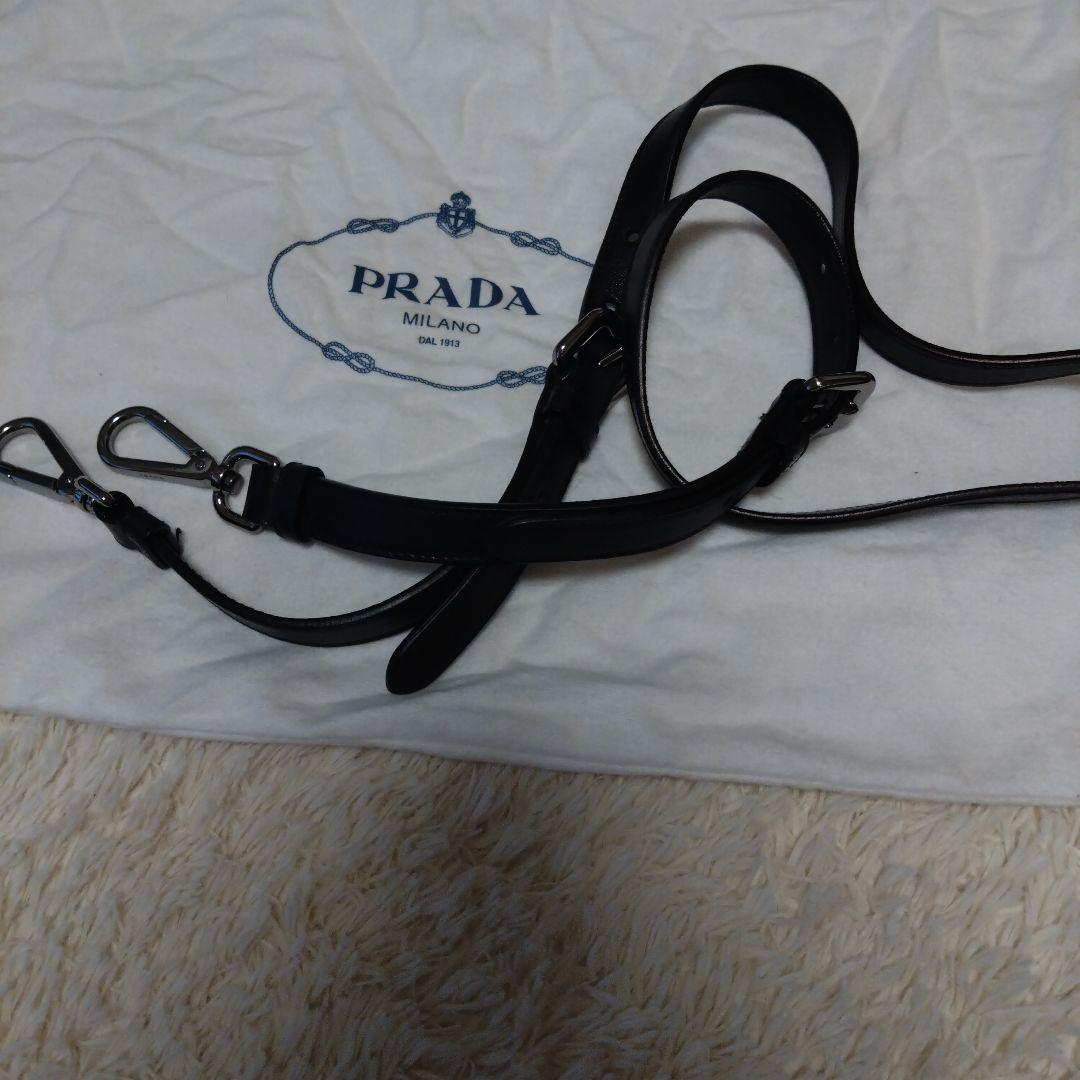 PRADA ブラックレザーショルダーストラップ（袋付き）