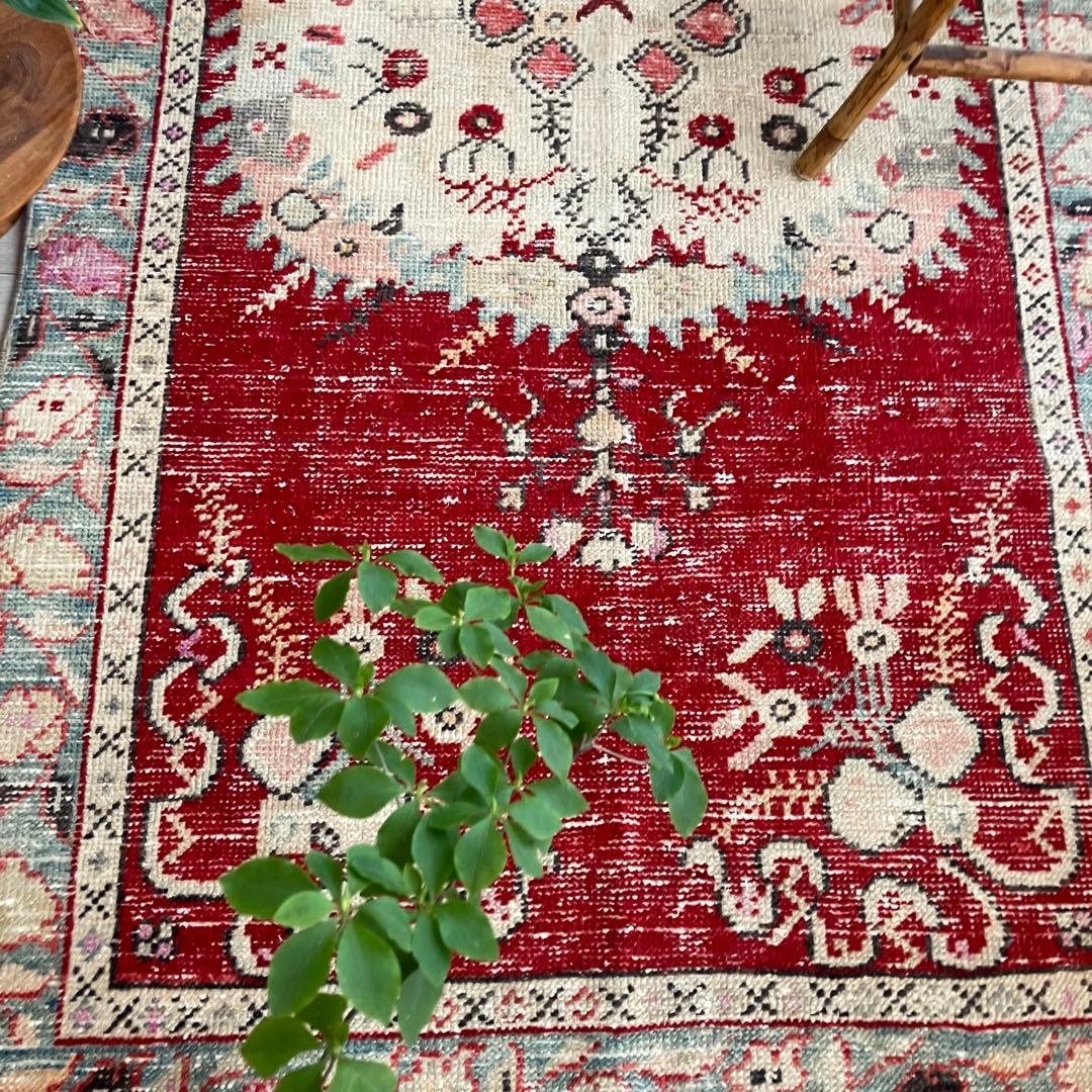 レア貴重✳︎大判　ギュネイラグ　レッド　淡いブルー　ピンク　トルコヴィンテージラグ