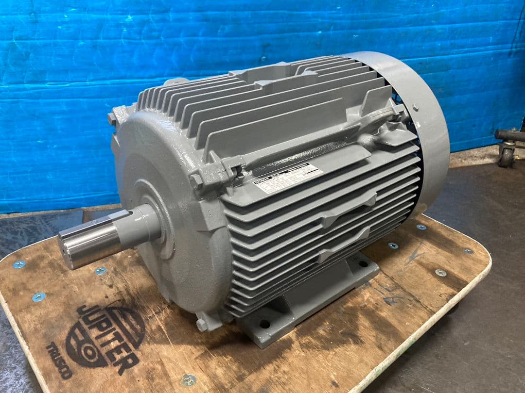 日立モーター　7.5kw4P200V ベース無　端子箱左　未使用品
