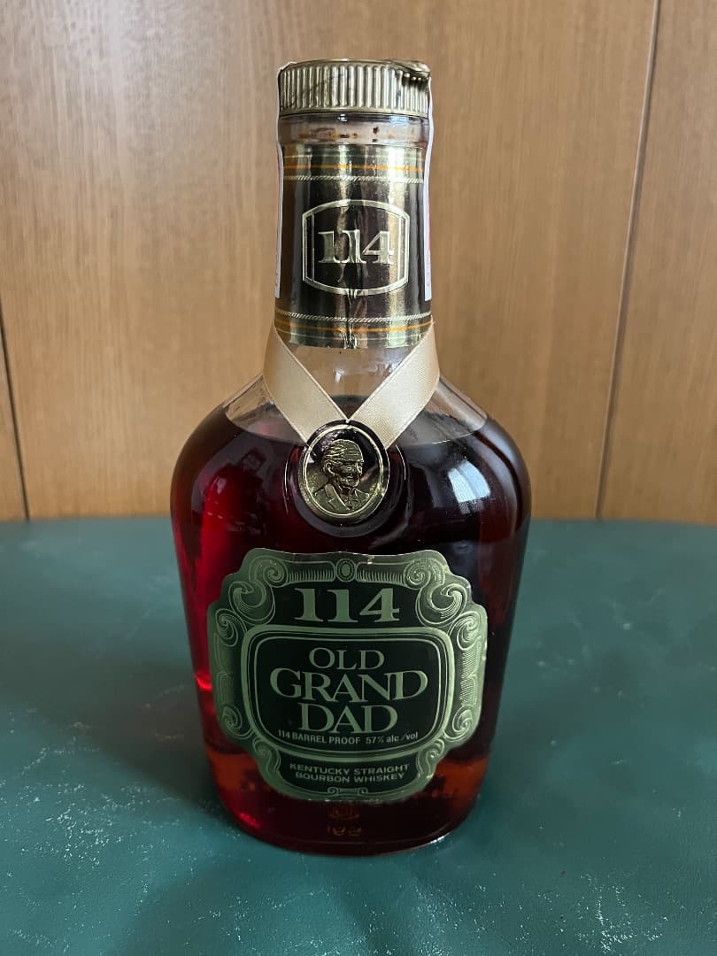 OLD GRAND DAD 114 BARREL PROOF 金ラベル