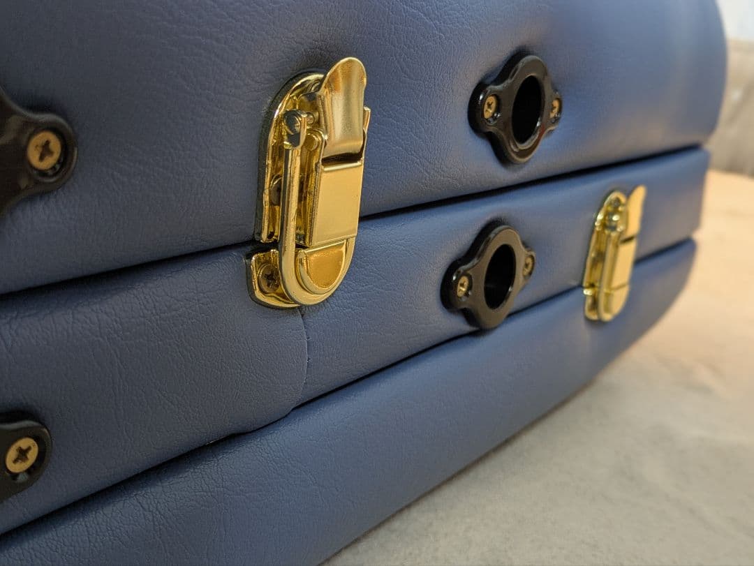 高田ベッド【未使用品】折りたたみマッサージベッド