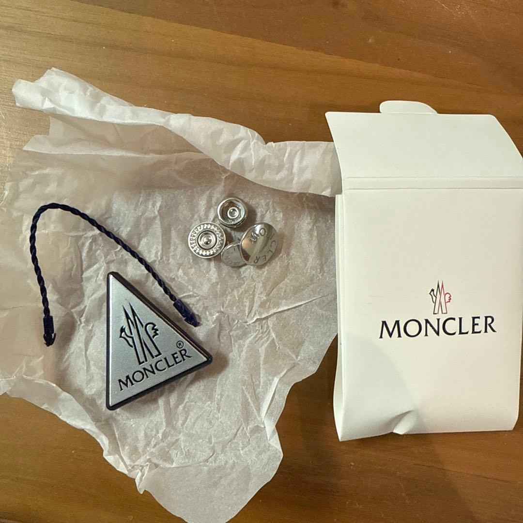 【よーすけ】MONCLER 正規店 未使用 PAVIN size:4