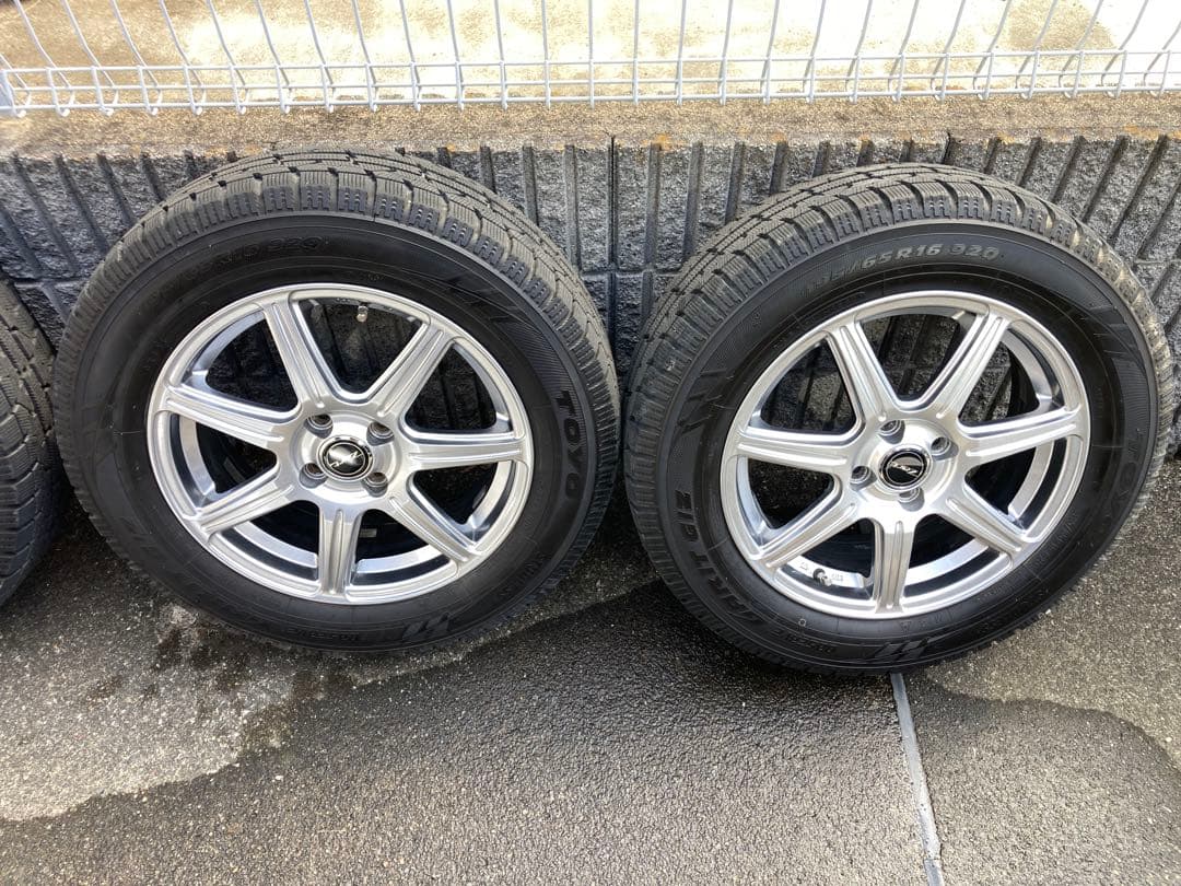 ライズ　ロッキー （ガソリン車）スタッドレスタイヤ　タイヤホイール付き４本セット