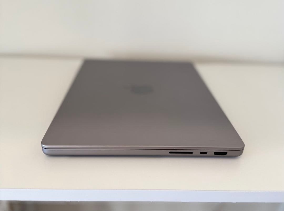 美品 Macbook Pro 2021 14インチ Windows 11 Pro