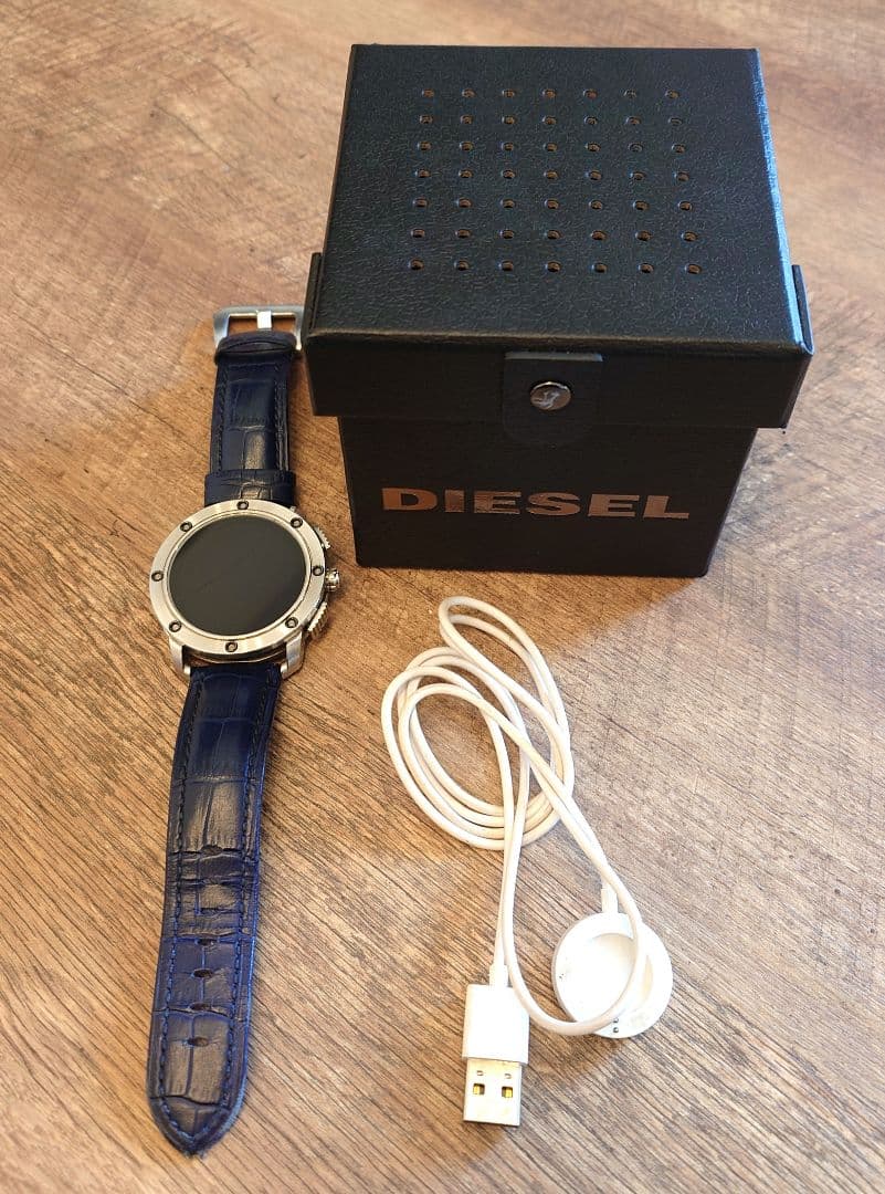 DIESEL スマートウォッチ DZT2014