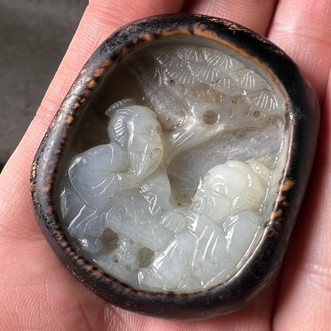 【白玉】皮付き白玉松下老人図吊坠　ペンダントトップ