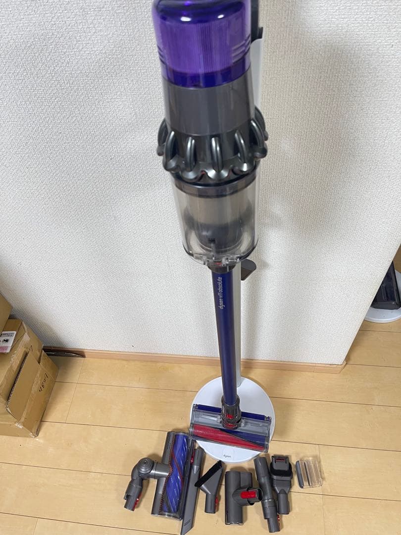 【美品】Dyson V11 Fluffy コードレス掃除機エコー６５分