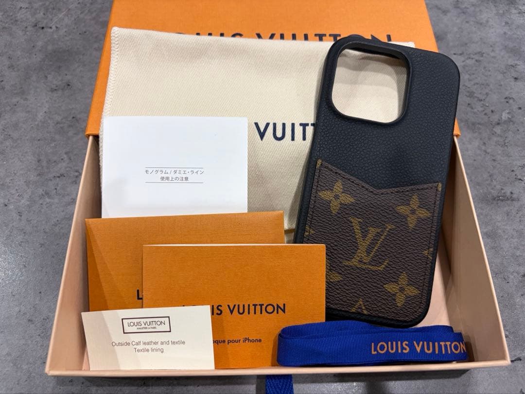 美品 Louis Vuitton iPhone15pro ケース