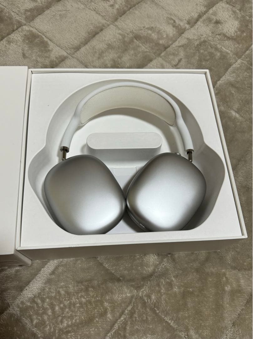 AirPods Max　ワイヤレスヘッドホン　シルバー