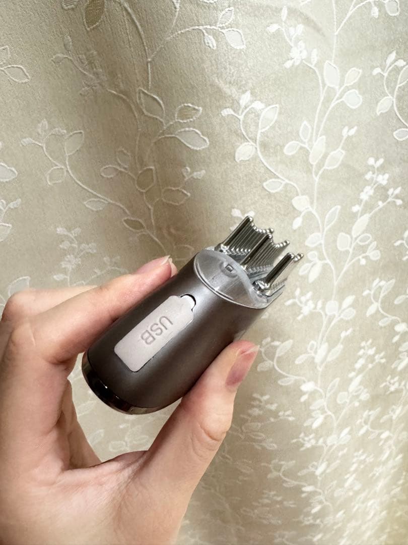 美顔器　スカルプDボーテ　電気ブラシ