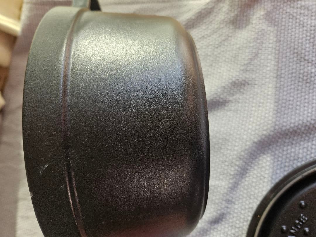 STAUB 鋳鉄製 22cm ココット黒