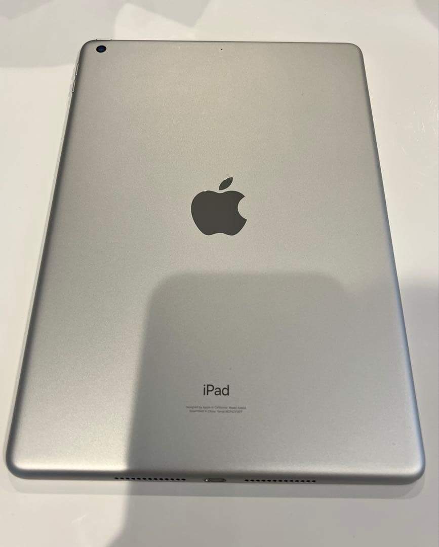 iPad 第9世代 64GB シルバー 本体 + スマートカバー