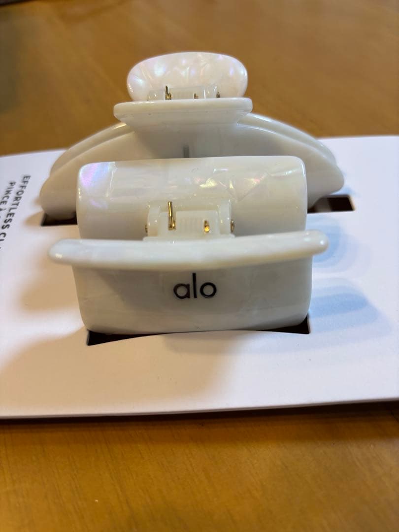 alo yoga クロークリップ 2個セット ホワイト