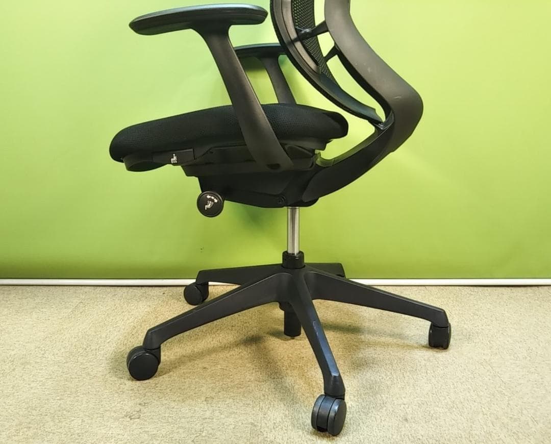 av　オカムラ　シルフィーチェア　ローバック　固定肘　前傾機能　メッシュ　中古品