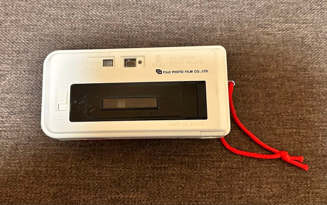 ハローキティ　フィルムカメラ