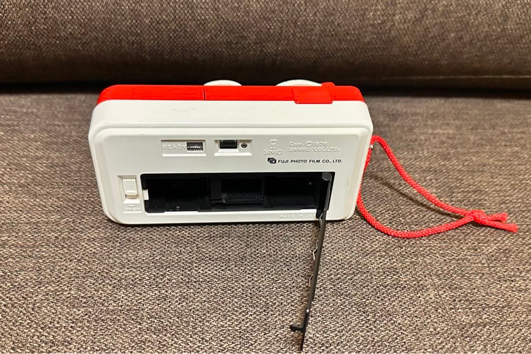 ハローキティ　フィルムカメラ