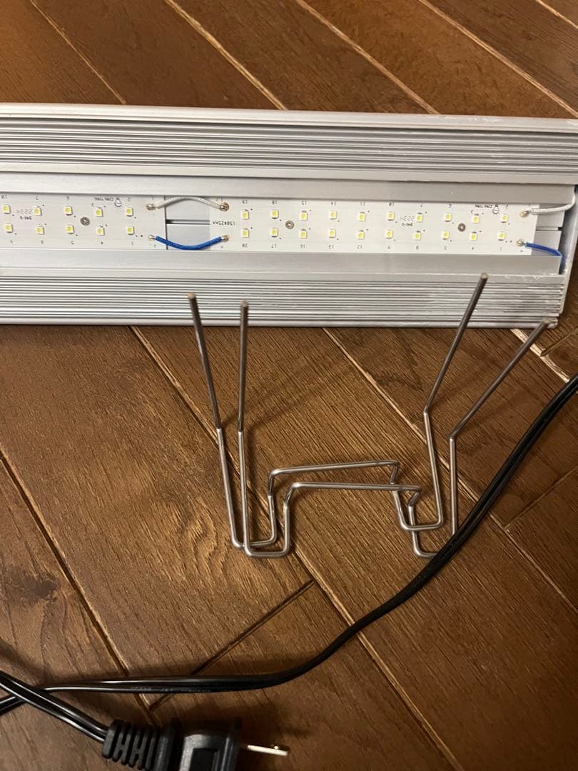 アクロトライアングルTRIANGLE LED VIVID 900 90cm